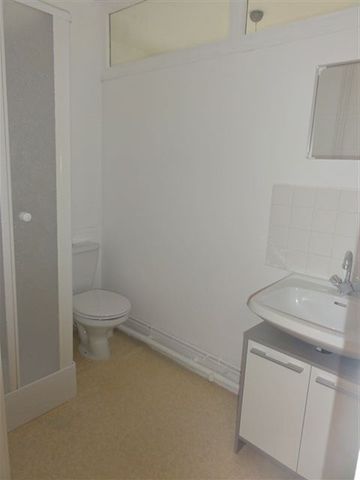 Location Appartement 1 pièce 23m² LE CREUSOT 71200 - Photo 5