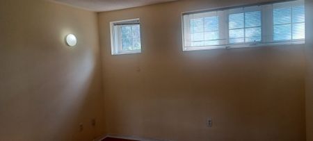 For Lease - 42 Pinery Trail Unit# 2, Toronto, Ontario - Photo 3