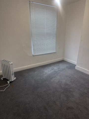 3 Bed End Terrace, North Gate, NG7 - Photo 4