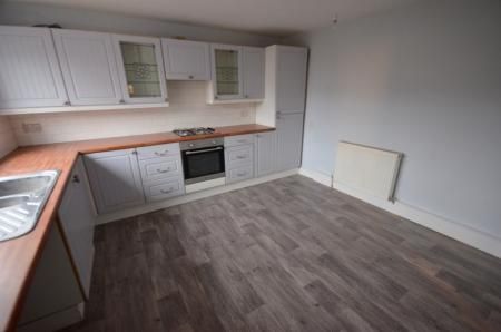 3 bedroom Terraced House To Let - Photo 4