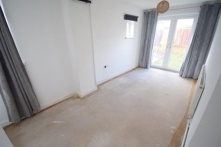 2 bedroom ground floor flat to rent - Photo 4
