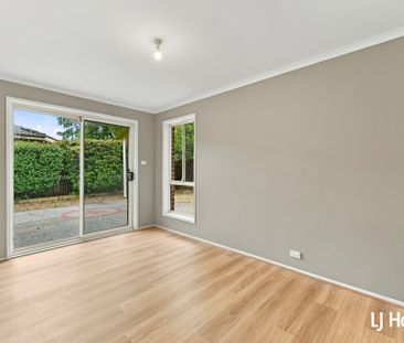 4 Hobday Place, Dunlop ACT, Belconnen - Photo 2