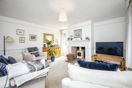 6 bedroom detached house to rent - Photo 2