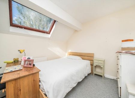 Sopwith Close - Photo 3