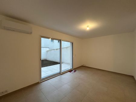 Location maison 5 pièces, 108.00m², Nîmes - Photo 2