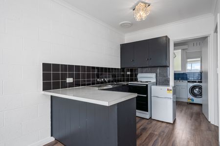 Neat & Convenient 2-Bedroom Unit in South Hobart - Photo 4