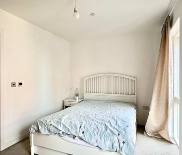 Colindale Gardens 2 Room 1 Room 2 Room 3 Room 4 - Photo 5