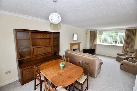 Brookstray Flats, Nod Rise, Coventry, CV5 7HW - Top Floor 2 Bedroom Flat - Photo 2