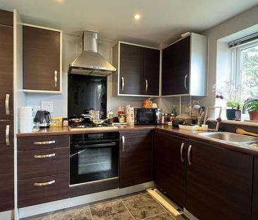 2 bedroom flat to rent - Photo 6