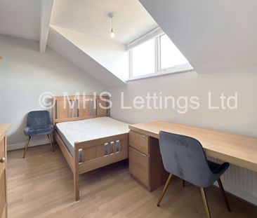 6 Bedroom Mid Terraced House for rent in Ash Road - Photo 5