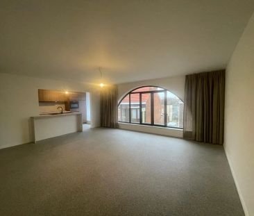 Ruim, energiezuinig appartement met 2 slaapkamers, in het centrum v... - Photo 2