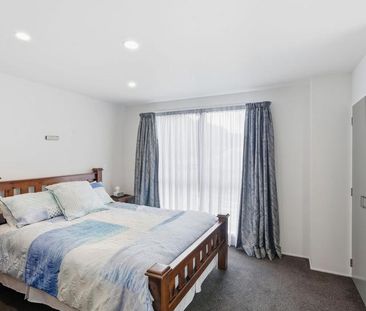 Three Bedroom Townhouse - Photo 5