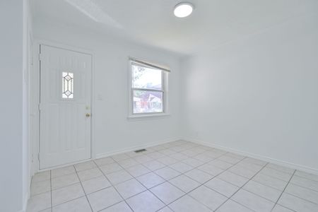 For Lease - 20 East Drive, Toronto, Ontario - Photo 5