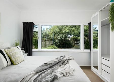 Character Comfort - Photo 2