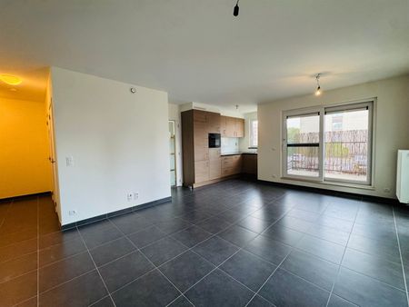 Appartement te huur in Sint-Niklaas met 1 slaapkamer - Photo 2