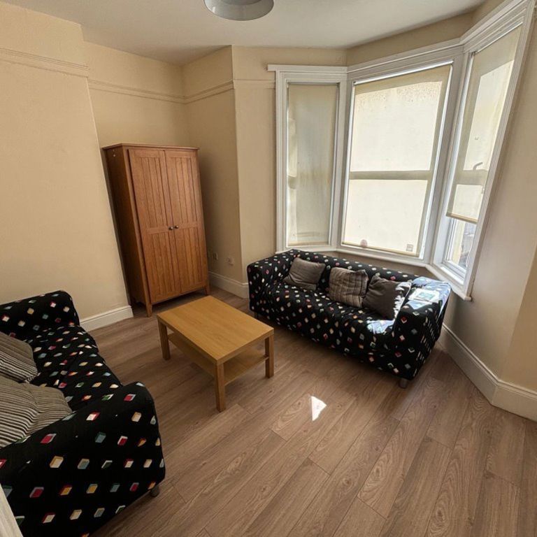 Guildford Place Flatshare, Newcastle Upon Tyne - Photo 1