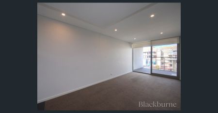 MODERN ONE BEDROOM APARTMENT - Photo 4