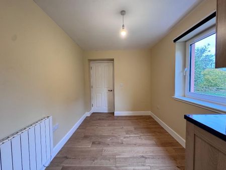 3 bedroom detached house to rent - Photo 3