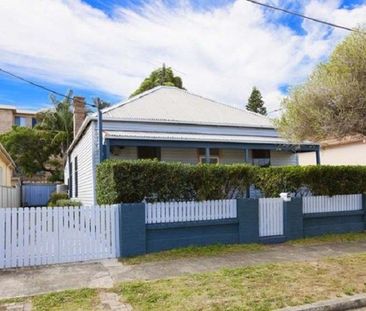 Charming Family Home - Photo 6