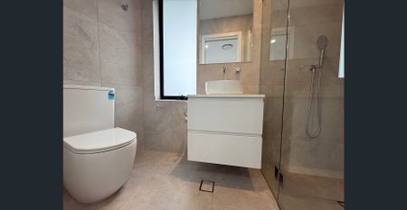 "WARM AND INVITING DESIGNER THREE BEDROOM DUPLEX" - Photo 5