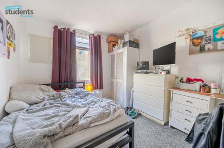 4 bedroom terraced house to rent - Photo 3