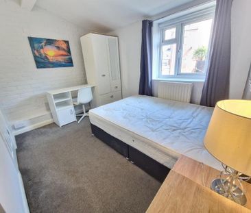 1 bedroom in a house share to rent - Photo 6