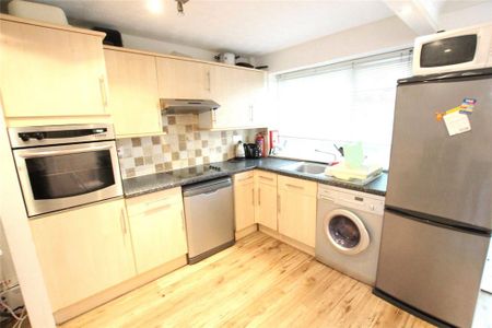 4 bedroom property to rent - Photo 4