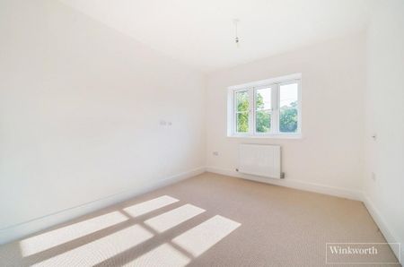 3 bedroom semi-detached house to rent - Photo 4
