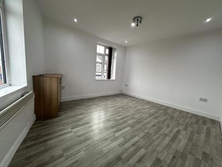 2 bedroom maisonette to rent - Photo 4