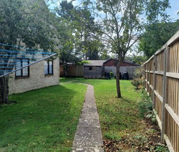 A spacious one bedroom flat situated close to town centre. Short te... - Photo 3