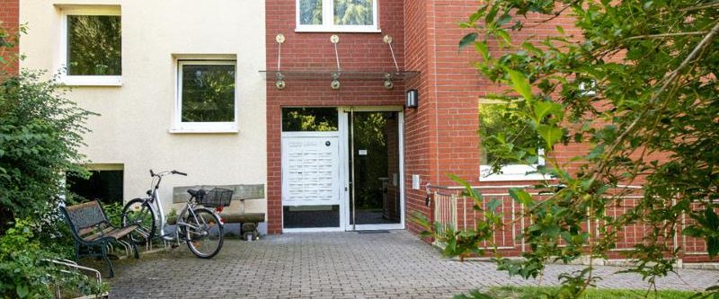 Hoch hinaus - Wohnen im 5.OG: Barrierearme 2-Zimmer-Wohnung mit Duschbad - "Freie Scholle eG" - Photo 1