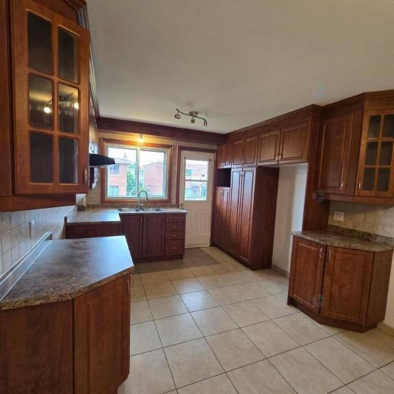 Spacieux 3 chambres proche de tout Montréal-Nord 1700$/mois - appartement / logement à louer - Photo 1