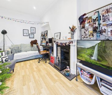 Walpole Road, Strawberry Hill, Twickenham, Middlesex, TW2 - Photo 2