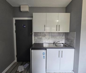 Studio to rent - Photo 5