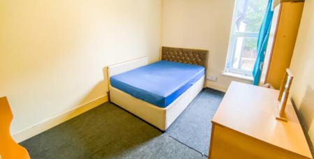 4 bedroom house to rent - Photo 3