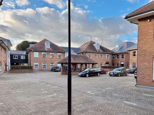 Ac Court, Thames Ditton, KT7 - Photo 1