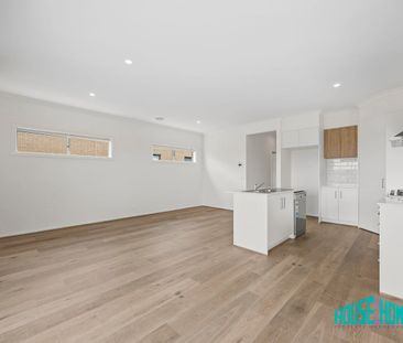 Contemporary Family Living in the Heart of Weir Views - Photo 3