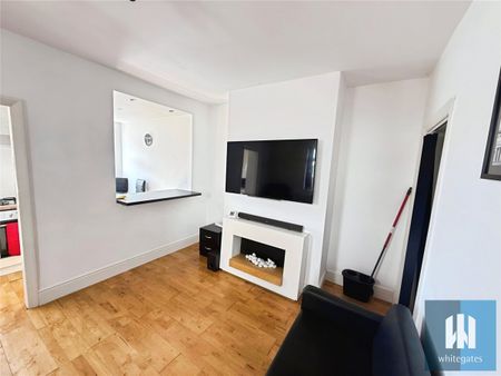 Slade Lane, Rastrick, Brighouse, HD6 - Photo 2