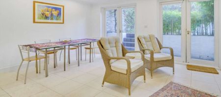 Garden flat, Chivalry Rd, SW11 - Photo 2