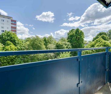 Helle 1,5-Zimmer-Wohnung mit Balkon in Augsburg-Herrenbach zu vermi... - Photo 1