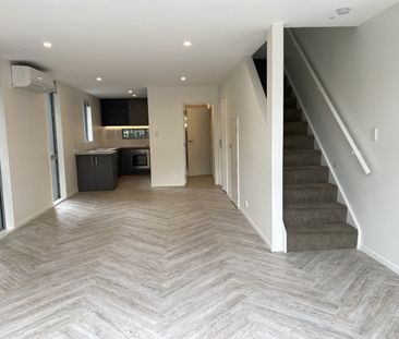 2 plus bedroom 2 level townhouse in wonderful area - Photo 5