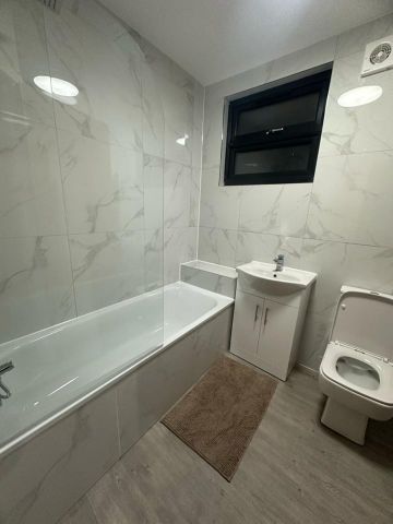 Room in a Shared House, Philip Lane, N15 - Photo 3