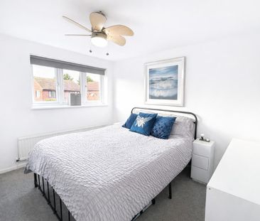 4 bed detached house to rent in Brockenhurst Way, Bicknacre, CM3 - Photo 3