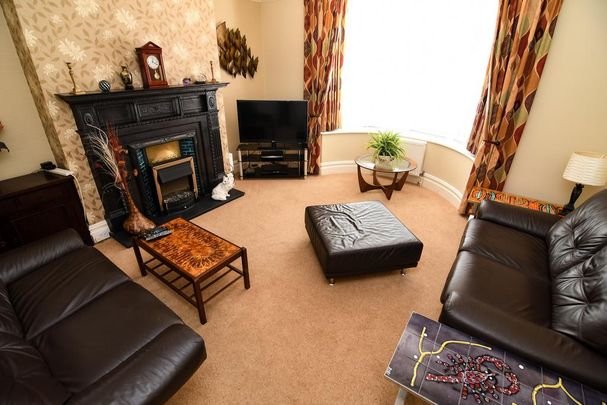 1 bedroom in a house share to rent - Photo 1