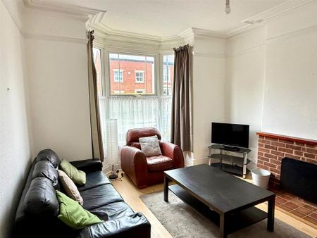 4 bedroom house to rent - Photo 2