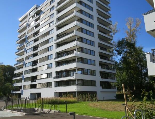 Attraktive, moderne 4.5 Zimmerwohnung Nähe Bachgraben - Photo 1