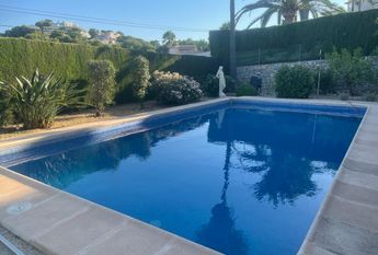 FOR RENT: SPACIOUS AND ELEGANT VILLA IN MORAIRA with 4 bedrooms for LONG TERM