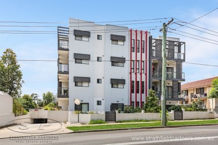 Modern 3 Bedroom Apartment in Boutique Block - Photo 4