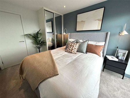 Exceptional One Double Bedroom Apartments with unrivalled facilities in the Exclusive Cortland Development, Colliers Yard. - Photo 4