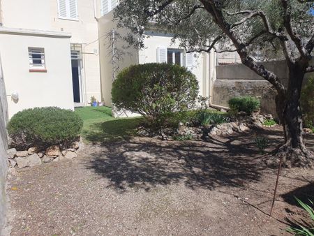 Appartement 2 pièces 53m2 MARSEILLE 12EME 950 euros - Photo 5